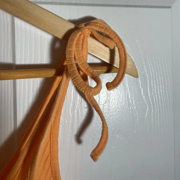 NWOT Crop top - Picture 4 of 5